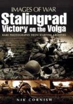43046 - Cornish, N. - Images of War. Stalingrad. Victory on the Volga