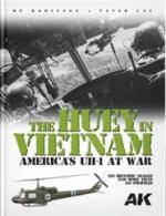 75015 - Robinson-Lau, M.P.-P. - Huey in Vietnam. America's UH-1 at war (The)